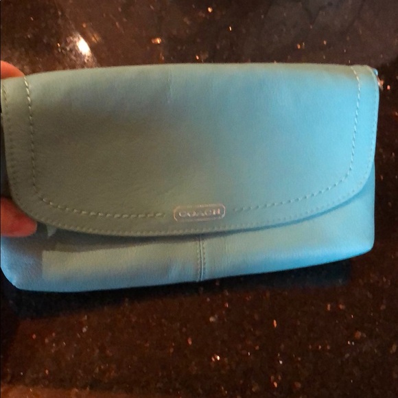 Unused. Brand new Coach clutch. - Picture 1 of 4